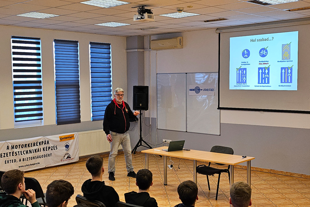 kétkerekű-suli2 Kétkerekű suli programban részt vevők - KOEK